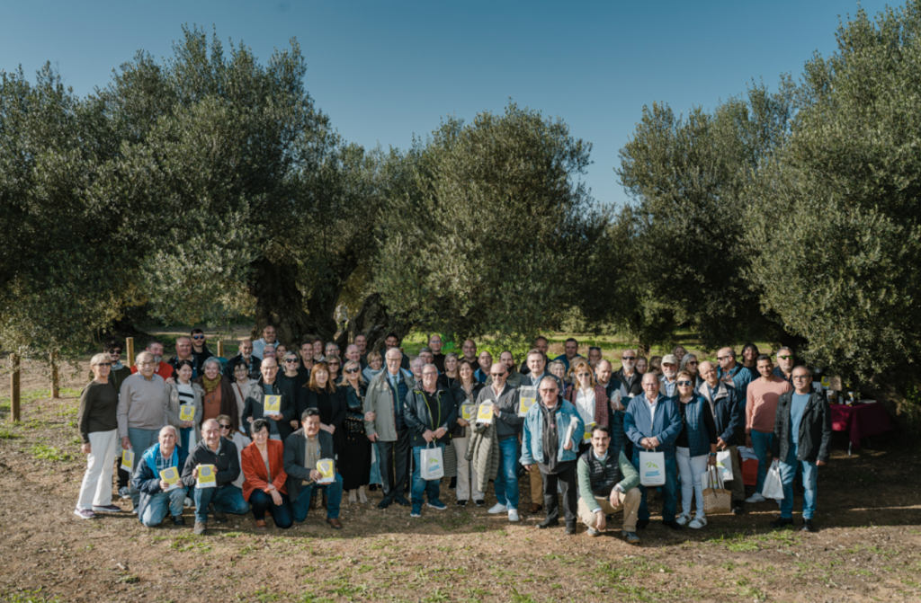 Group photo with Vicente del Bosque at the Arión Natural History Museum